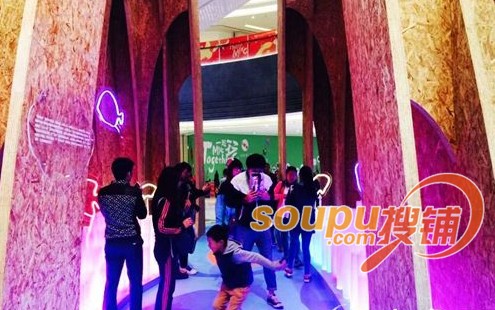 青岛万象城打造大型概念艺术装置 引入海洋创