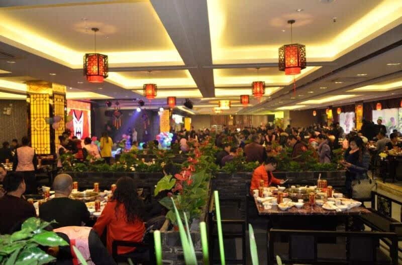 中国首家众筹火锅店元旦在昆开业 明星助阵_搜铺新闻
