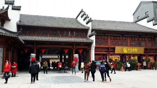 合肥城隍庙初露新颜 商家:人气变少恢复至少得半年_搜铺新闻