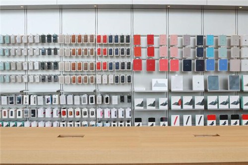 广州苹果店将迎首批消费者 店内摆设先睹为快