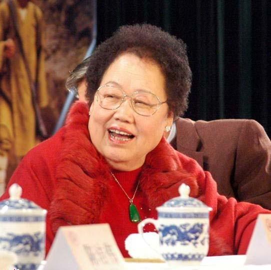 胡润女丽华榜主演北京地产女王陈富豪首成中赵荀和侯梦莎发布的电视剧图片