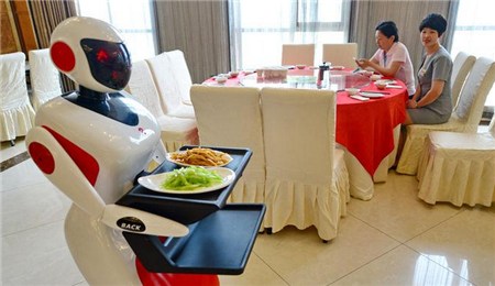 马云的未来酒店2018年开业 机器人餐厅为顾客