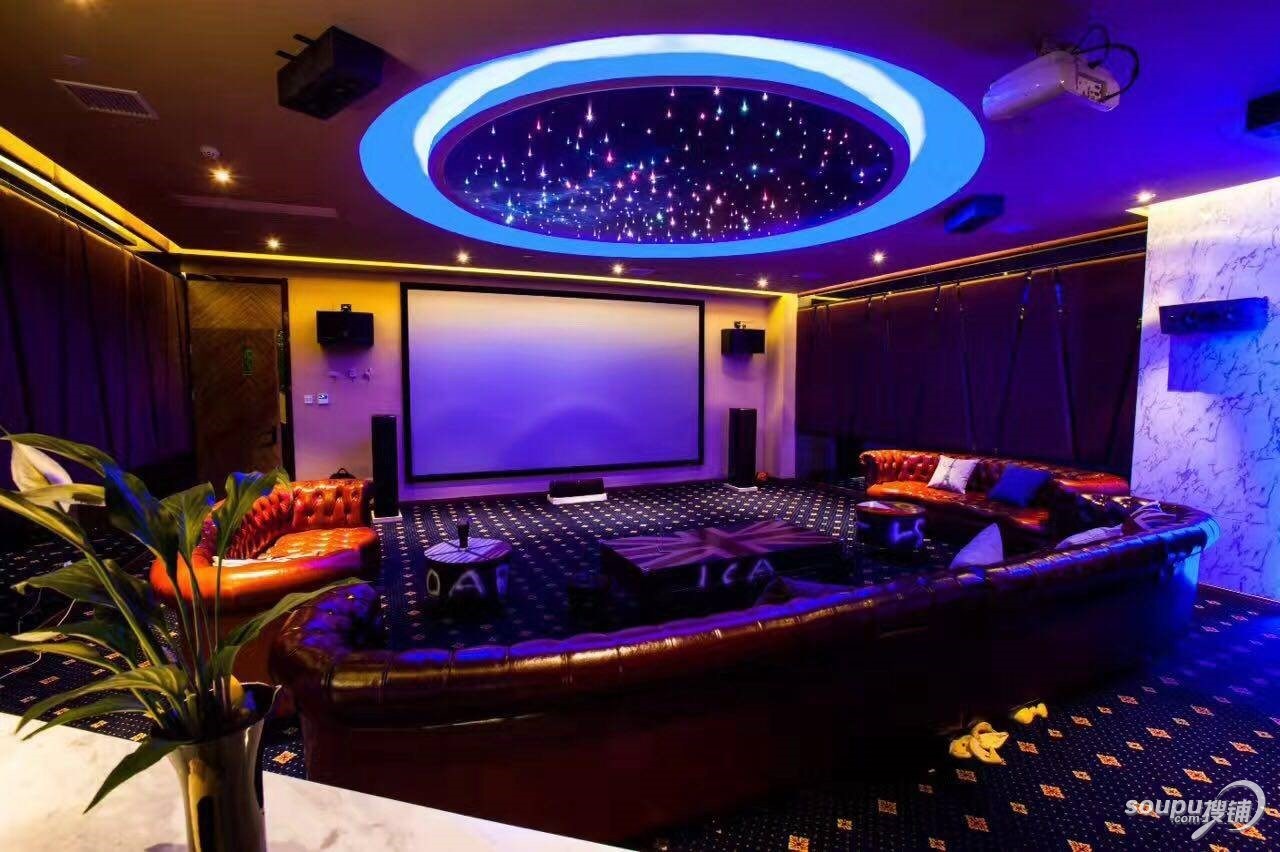 我家九个包间,看电影的.