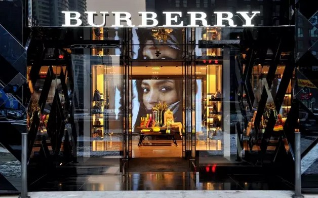全球时尚业界发生大事了 burberry拒绝coach的并购