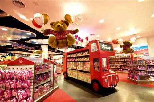 hamleys玩具店还独家售卖英国标志性的宪玩具,全世界只此一家!