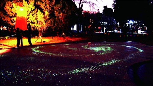 沧口公园铺设国内首个星光广场 五一正式开放